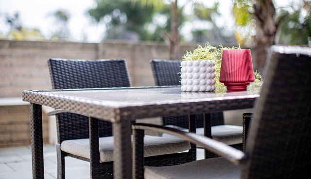 Rockingham Beach Breeze: 2BR Retreat