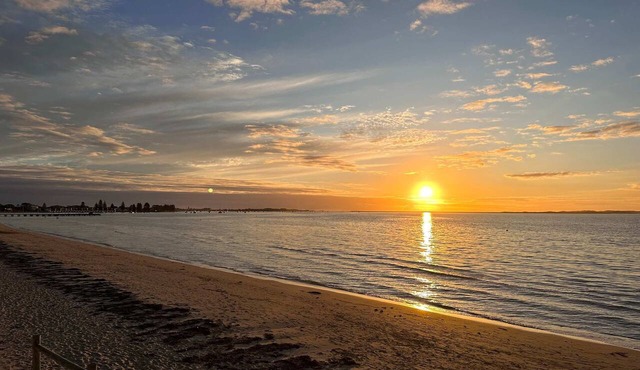 Rockingham Retreat | Right By The Beach
