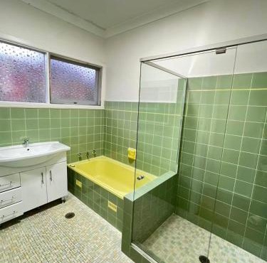 Room 95 in Epping
