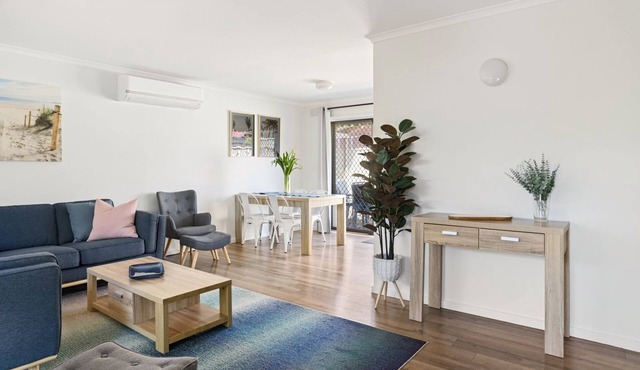 Rose By The Bay - A fabulous house to relax and retreat anytime .