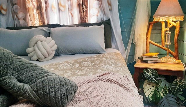 Rosewood Cottage at Wild Wood Park Retreat | Rustic 2-Bedroom Country Cottage