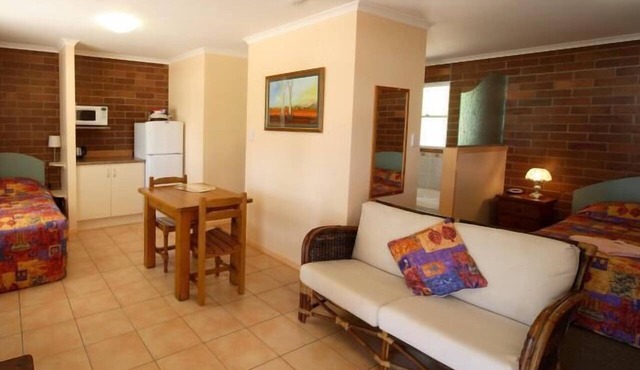 Rubyvale Motel & Holiday Units - An Adults Only Getaway