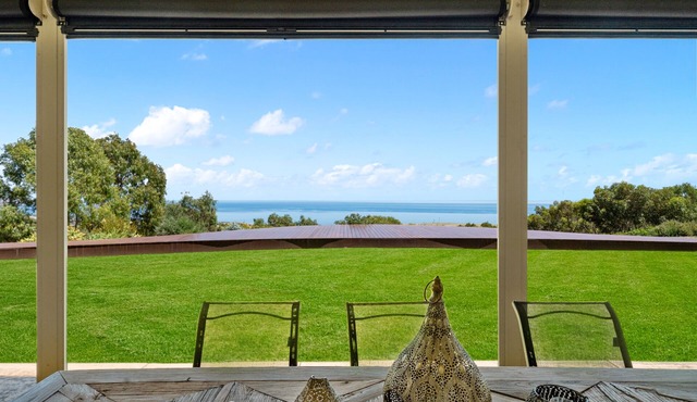 Rural Estate With Sweeping Views