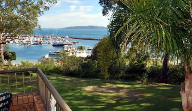 Sailfish, 3,46 Magnus Street - Unit with stunning water views and close to town