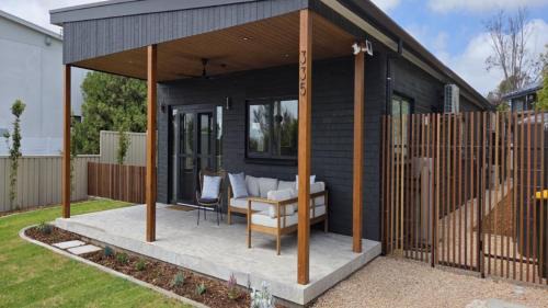 Salt 5607 Newly Renovated Luxury On The Coffin Bay Esplanade