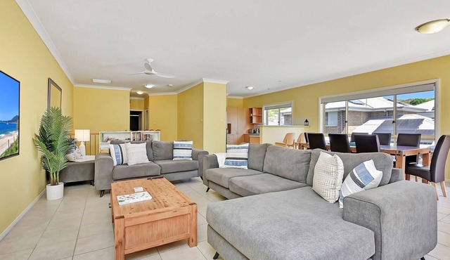Salt and Paws @ Fingal Bay - A cozy, pet-friendly retreat just minutes from the beach