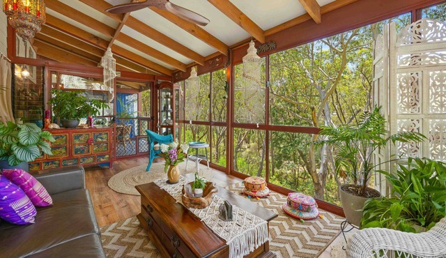 Sandalwood - 2 bedroom holiday home nestled amongst the treetops