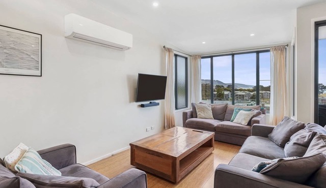 Sandy Beach Apt 6 - Fantastic Location And WiFi
