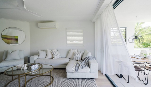 Sandy by Salty Stays - Centrally located in Sunshine Beach, walk to the Village