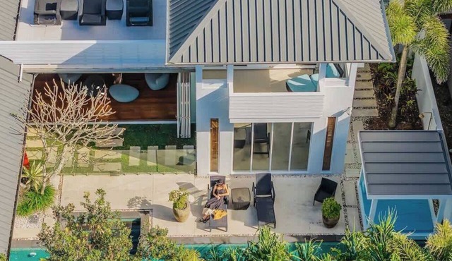 Santi House - Beachfront home with ocean views