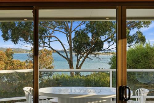 Seagrass Coastal Retreat with direct beach access