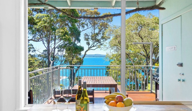 Serendipity - Oceanfront family holiday home on Denhams Beach