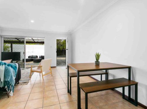 Serene Stay 2BR, Sleeps 4, River & Beach Close