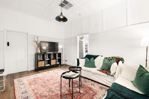 Settlers Cottage on Fitzroy Sleeps 6