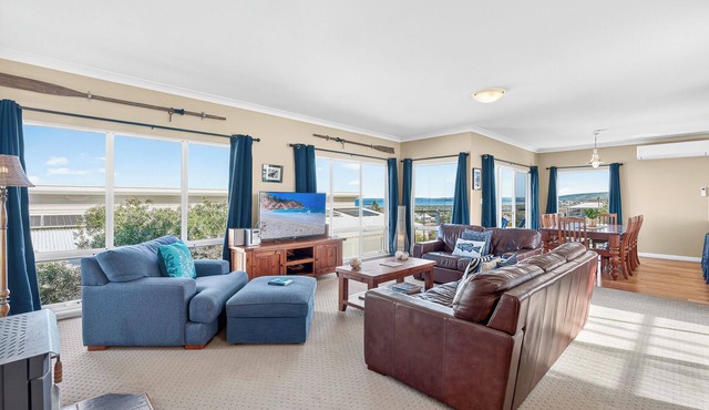 Shack@Goolwa Beach - Family Entertainer with Ocean Views & Walk to Beach