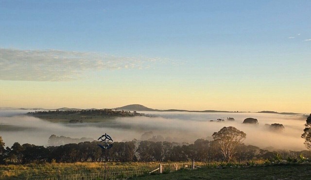 Sharjon | Luxury Country Retreat with Panoramic Mountain Views near Braidwood