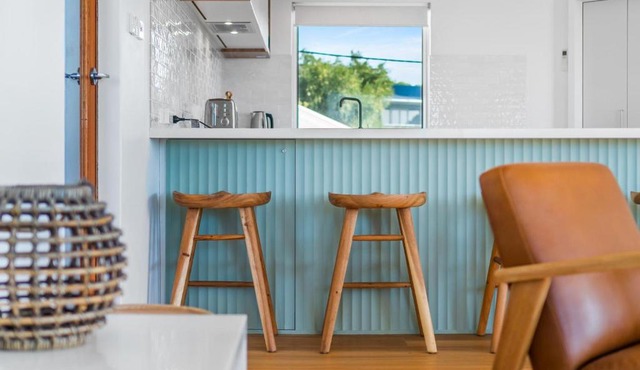 Shorelands - Stylish Beach-side Haven, Steps from the Beach and Surf in Gracetown