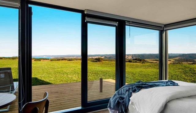 SKY SHIP 2 Luxury Off-Grid Eco Accommodation