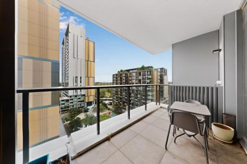 Skyline 2-Bed Apartment Near Metro North Ryde