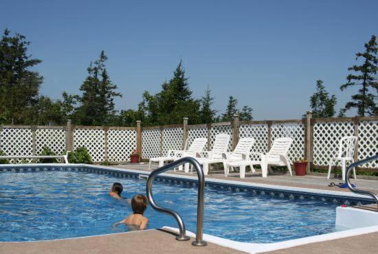 Smith Rock Chalets in Scotsburn