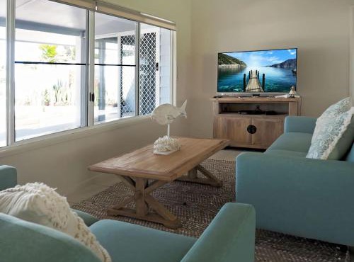 Solace Dream Beachfront Escape