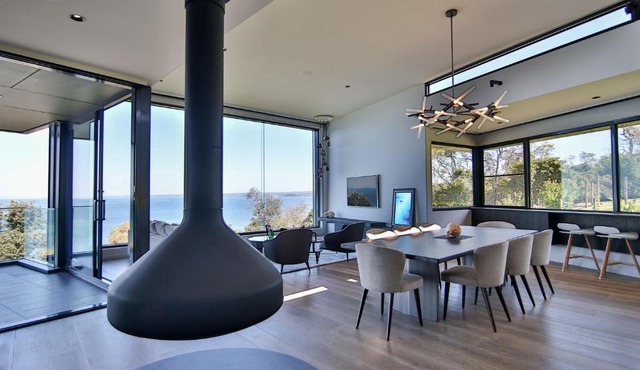 Somers Sanctuary - Clifftop Luxury with Pool & Sauna