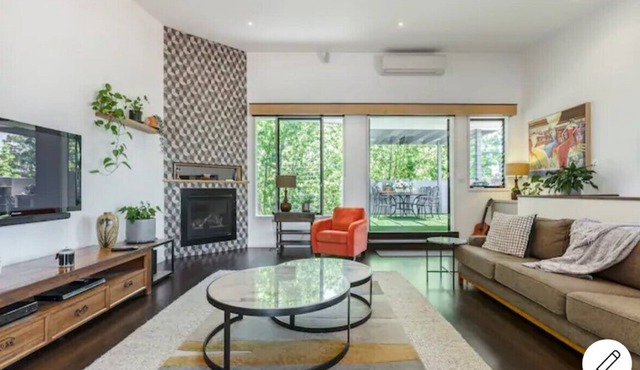 Sophisicated Family Oasis in Richmond