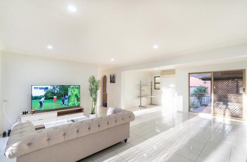 Space Abundant 4Bed 2Bath Sunnybank Retreat in Brisbane