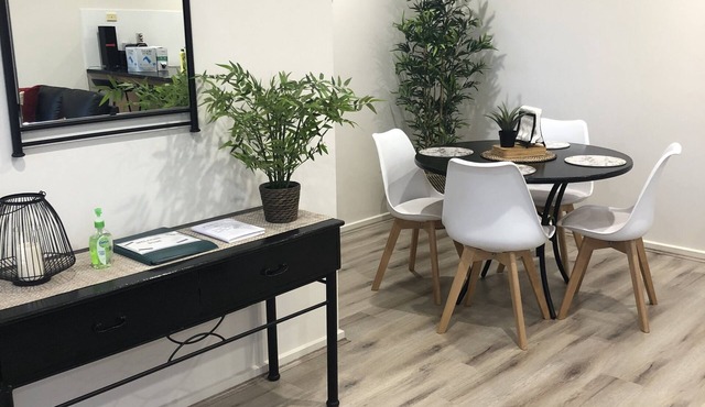 Spacious, 2BR Modern Apartment on Melbourne St - Perfect location, Free WIFI