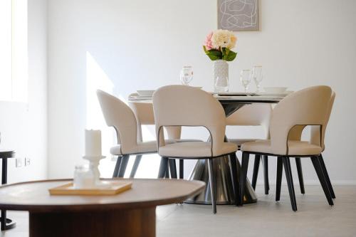 Spacious 5BR Family Haven in Kingsgrove for 12ppl