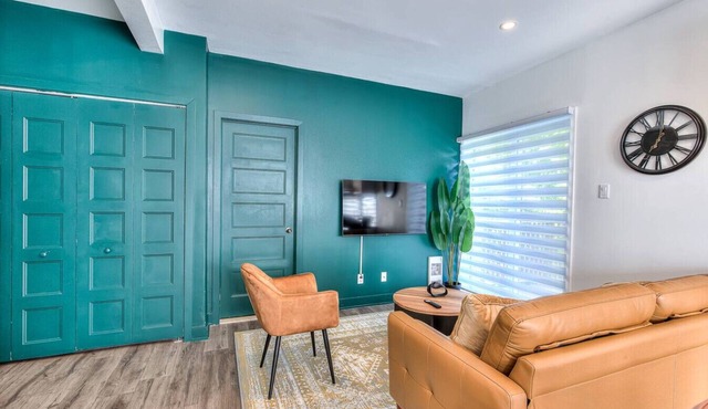 Spacious Delightful 3.5BR Easy Access to Montréal in Longueuil