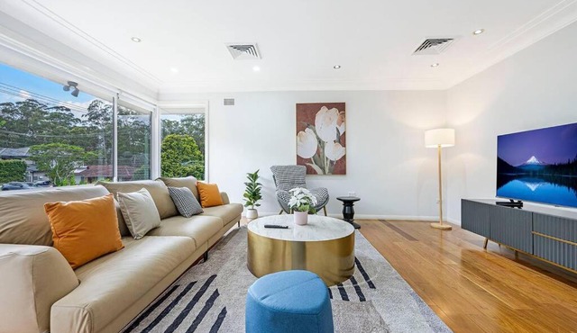 Spacious Family 4BR with Pool Perfect for Groups