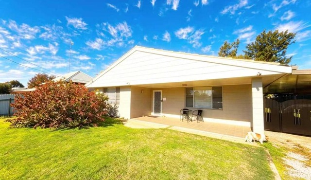 Spacious Family & Pet-Friendly Home Large Backyard