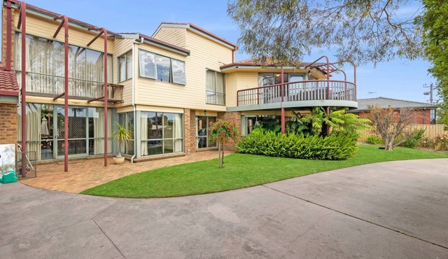 Spacious Family Retreat on Fischer (3)