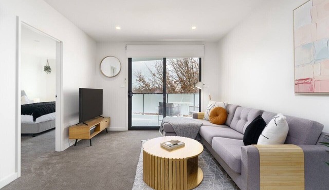 Spacious Inner South Home near Manuka and Kingston