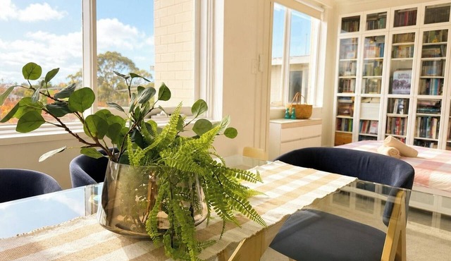 Spacious Retro Stay Steps from Chapel Street