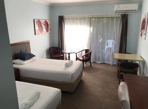 Springwood Motor Inn in Springwood