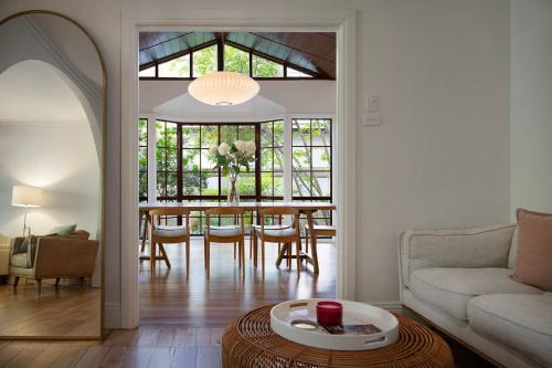 Stanbridge House- perfect escape, modern comforts