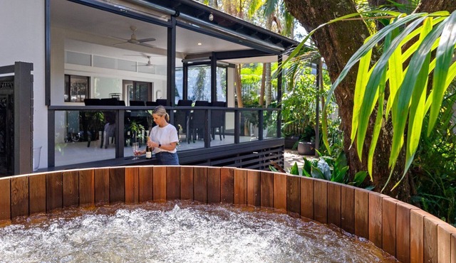 Stay 3 for 2 this Winter* Hot tub & firepit