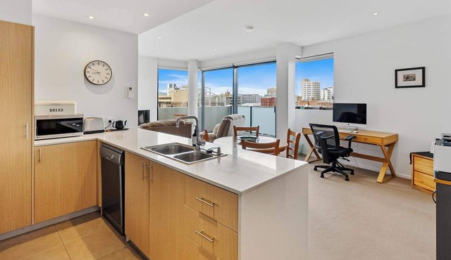 Stay and play in the heart of Hobart