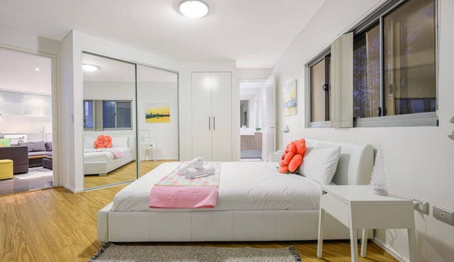 Strathfield sweet 2Br near Train Station/Shopping