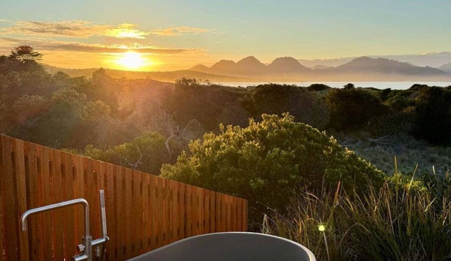 Studio Tasmania - Freycinet Luxury Hosts