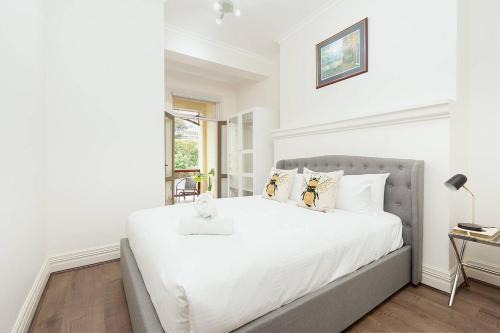 STUNNING SYDNEY HOME 4