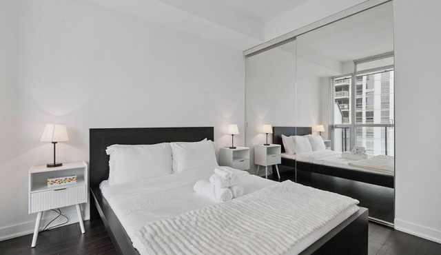 Stylish 1bed1bath Condo | Parking|Pool|Gym in Toronto