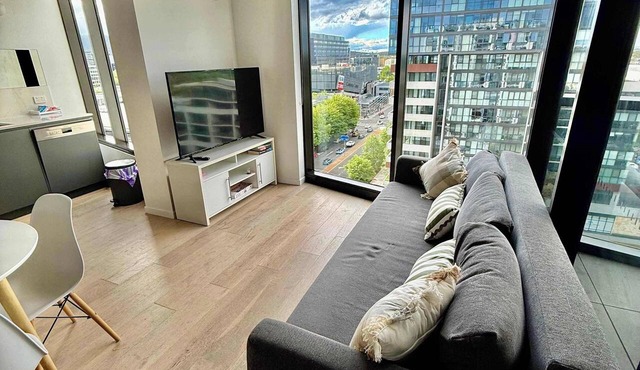 Stylish Apartment in Canberra CBD