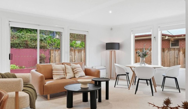 Stylish West Hobart Villa