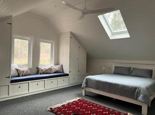 Summit House Armidale - 2 or 4 Bedrooms