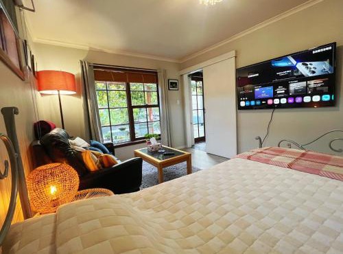Sunny Garden Home - Massage Chair - Near Beach & CBD