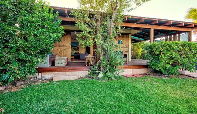 Sunrise Cottage - Unique and eclectic cottage perfect for a couples retreat