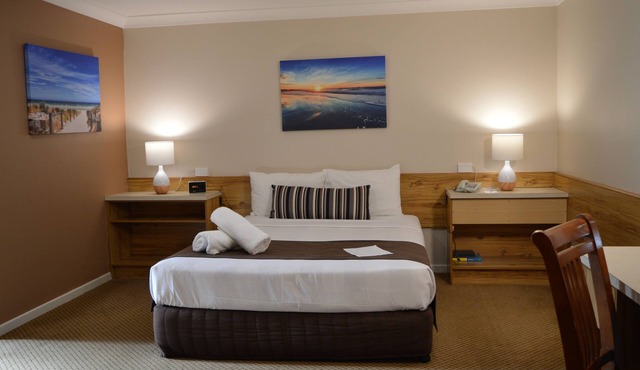 Sunseeker Motor Inn